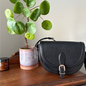 Black Saddle Crossbody Bag